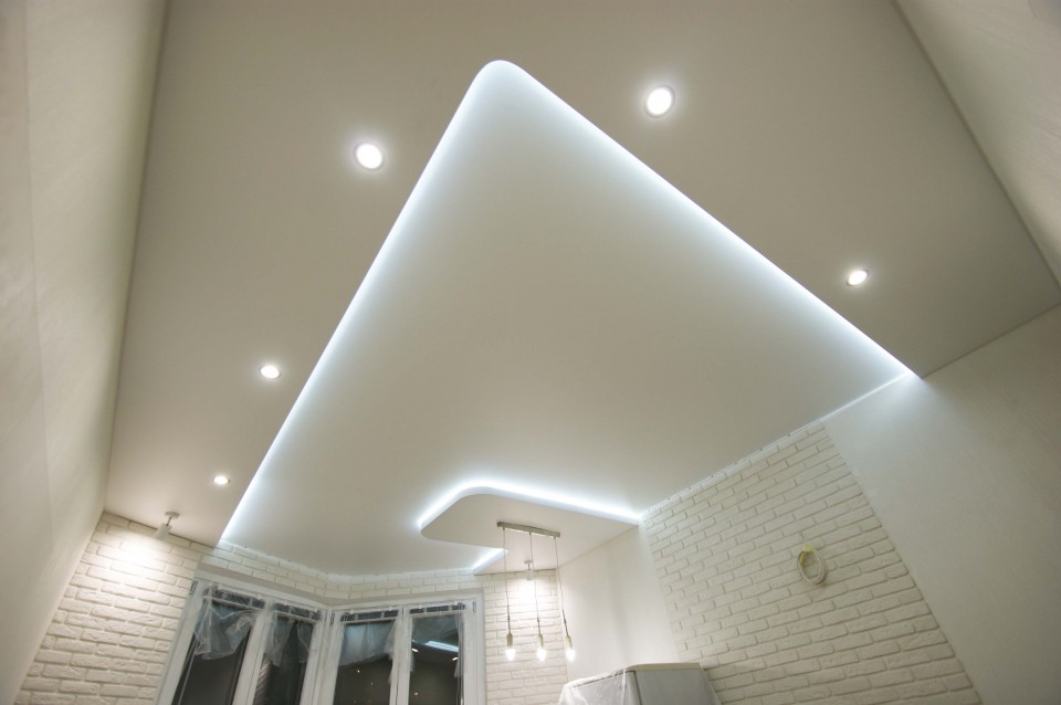 Заказать парящие натяжные потолки в г. Сочи